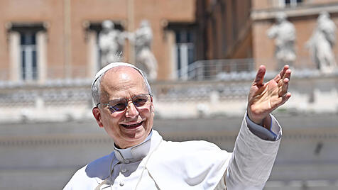 Papst Leo XIV. auf dem Petersplatz