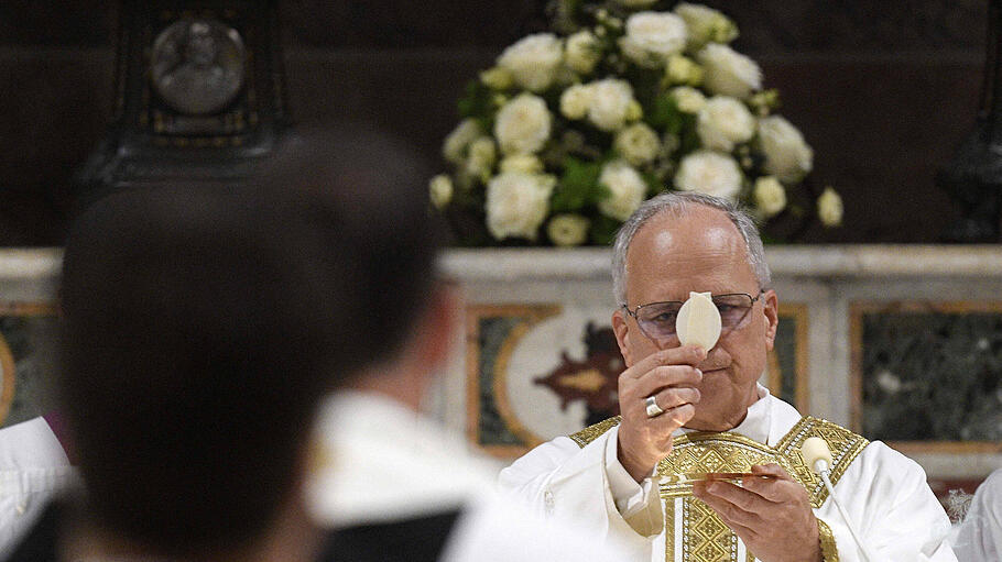 Papst Leo XIV. bei der Messe in der Sixtinischen Kapelle
