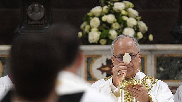 Papst Leo XIV. bei der Messe in der Sixtinischen Kapelle