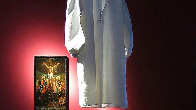 Mit Hemd und Totenbahre waren fr&uuml;her Aberglaube verbunden.