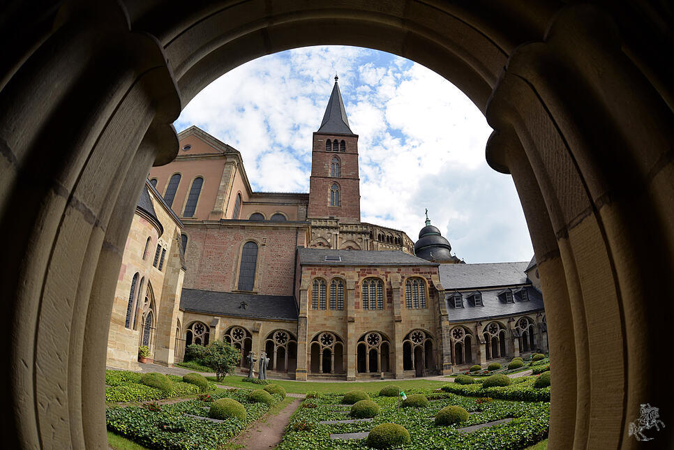 Rückseite der Hohen Domkirche zu Trier und ein Teil des Kreuzgangs. Beim Zwischenbericht hat Trier die Zahl der Missbrauchsfälle im Bistum nach oben korrigiert.