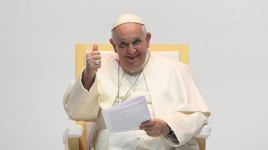 Papst Franziskus predigt auf seiner Ungarnreise