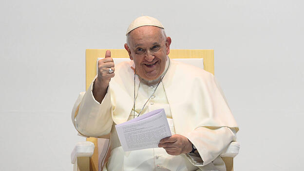 Papst Franziskus predigt auf seiner Ungarnreise