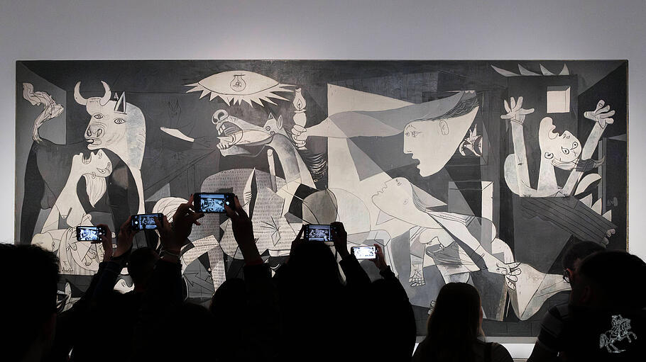 Picassos „Guernica“ wird bis heute als Ikone der Anti-Kriegs-Bewegung gefeiert. Im spanischen Bürgerkrieg galt es als politisches Fanal der linken Internationale und wurde erstmals auf der Pariser Weltausstellung 1937 gezeigt.