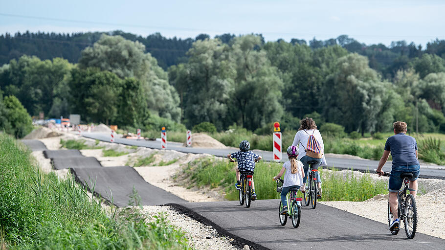 Eine Familie mit zwei Kindern