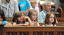 Langeweile in der Kirche? Gottesdienstbesuch muss nicht langweilig sein.