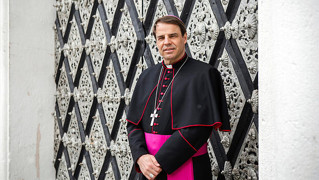 Bischof Oster beobachtet eine steigende Betriebstemperatur in der binnenkirchlichen Auseinandersetzung.