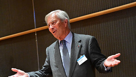 Vincent Bollor&eacute;