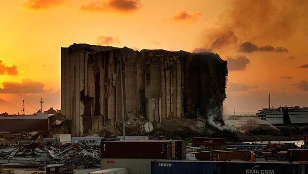Feuer im Hafen von Beirut