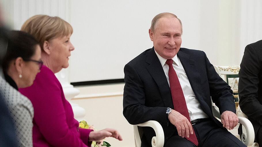 Merkel zu Krisengesprächen bei Putin in Moskau