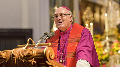 Bischof Rudolf Voderholzer bei einer Predigt