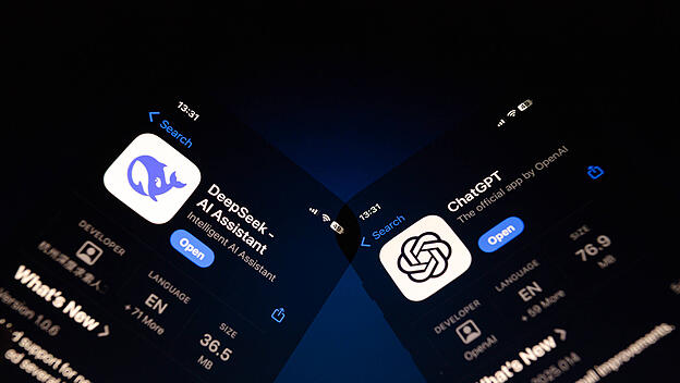 DeepSeek, ChatGPT