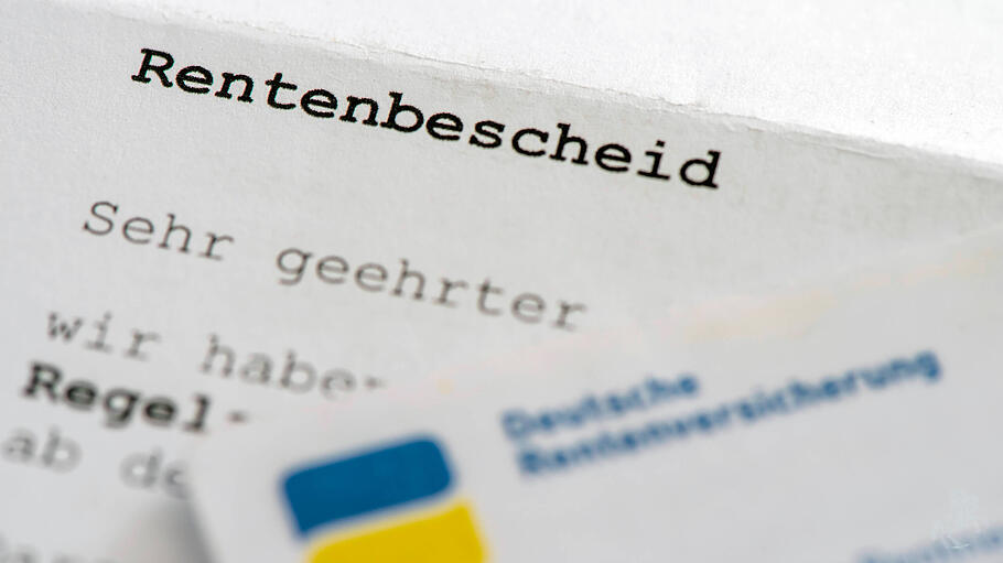 Rentenbescheid und Rentnerausweis