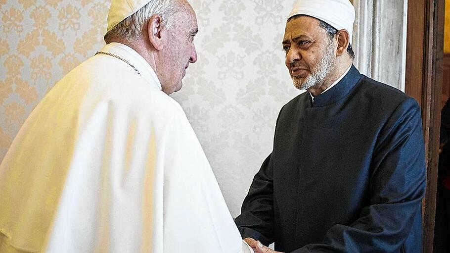 Egyptian Imam Ahmad Muhammad al-Tayyib visits the Vatican