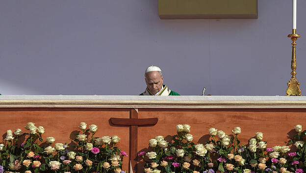 Papst Leo bei der Messe mit den Jugendlichen