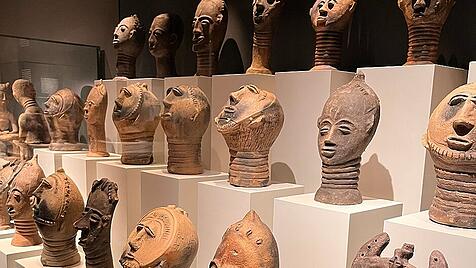 Afrikanische Ahnenmasken