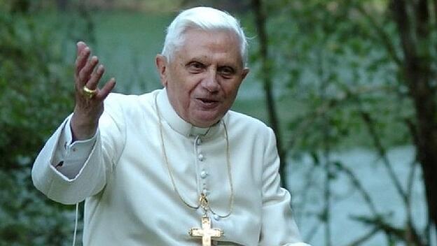 Benedikt XVI.  - Szene aus dem Film &bdquo;Verteidiger des Glaubens&ldquo;.
