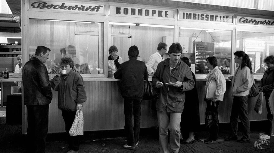 Konopkes Imbiss 1986 im Berliner Ortsteil Prenzlauer Berg