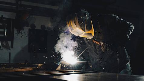 Die g&ouml;ttliche Strafe, arbeiten zu m&uuml;ssen, ist auch ein Segen: So entdeckt der Mensch seine F&auml;higkeiten und M&ouml;glichkeiten in der Welt.