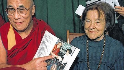 Luise Rinser ist stolz auf ihre Bekanntschaft mit dem Dalai Lama