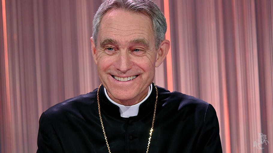 Foto IPP/Gioia Botteghi Roma 01/03/2023 trasmissone TV 5 minuti nella foto Padre Georg Ganswein ( arcivescovo ) ospite d