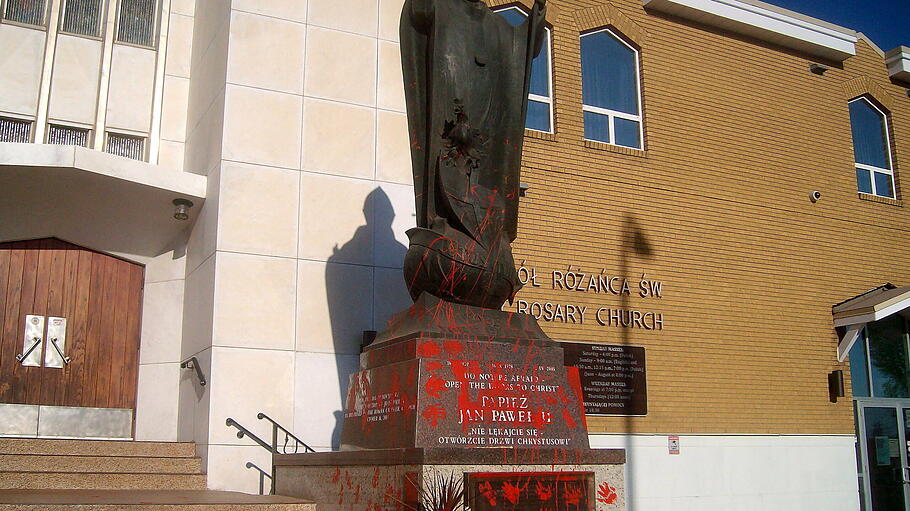 Statue von Papst Johannes Paul II.