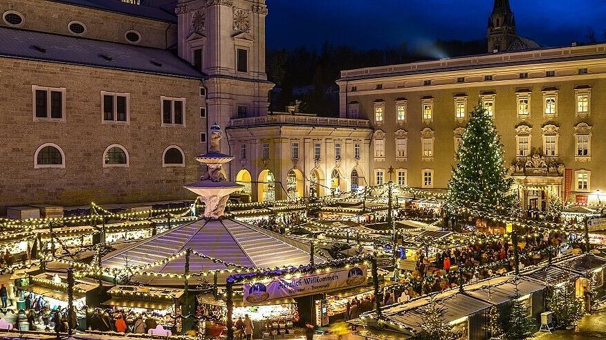 Christkindlmarkt vor dem Dom in Salzburg