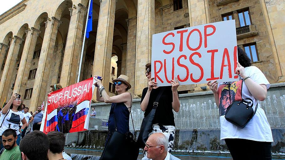 Demonstranten in Georgien