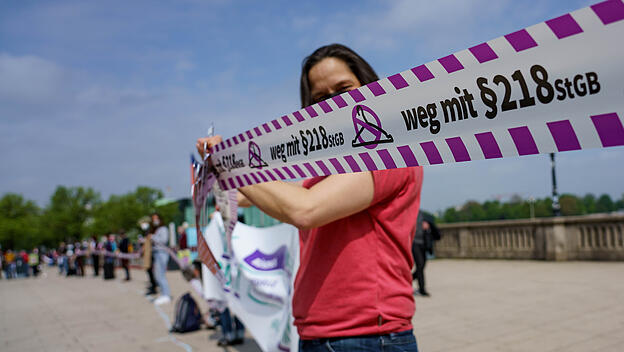 Abtreibungslobby  intensiviert den Kampf gegen den §218