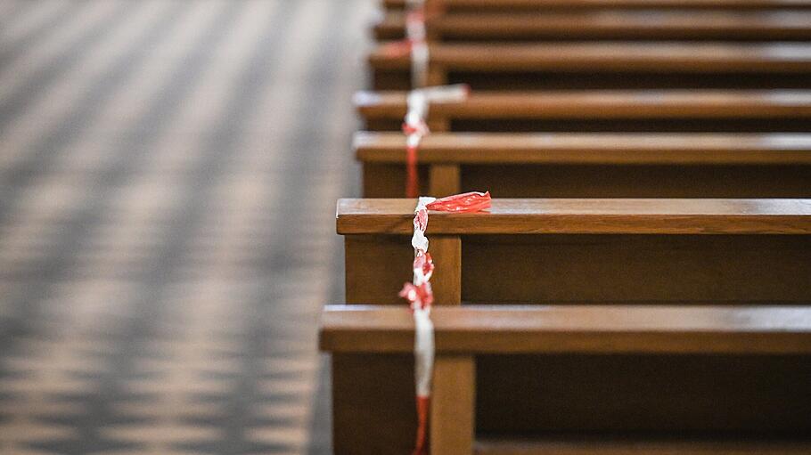 Abriegelung der Kirchenbänke in Zeiten von Corona