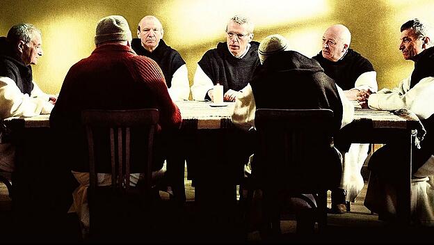 Filmszene aus &bdquo;Von Menschen und G&ouml;ttern&ldquo; (2010) von Xavier Beauvois