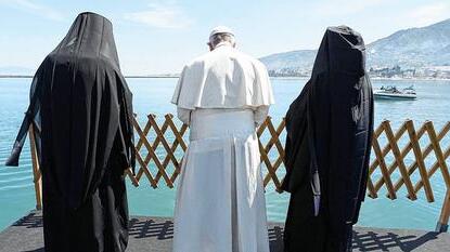 Papst Franziskus mit dem Ökumenischen Patriarchen Bartholomaios und dem orthodoxen Erzbischof Hieronymos