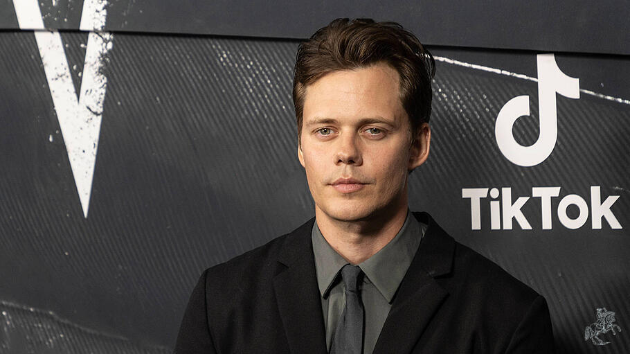 New York: Bill Skarsgard bei der Weltpremiere von „The Crow“