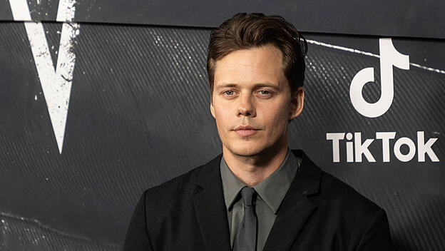 New York: Bill Skarsgard bei der Weltpremiere von „The Crow“