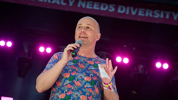 Sven Lehmann auf dem CSD in Berlin