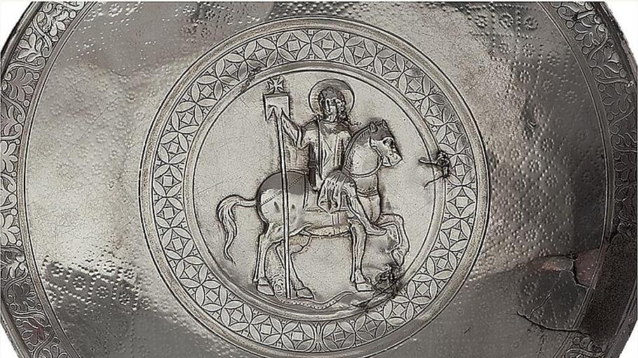 Heilige Julian, Darstellung auf einer Silberplatte