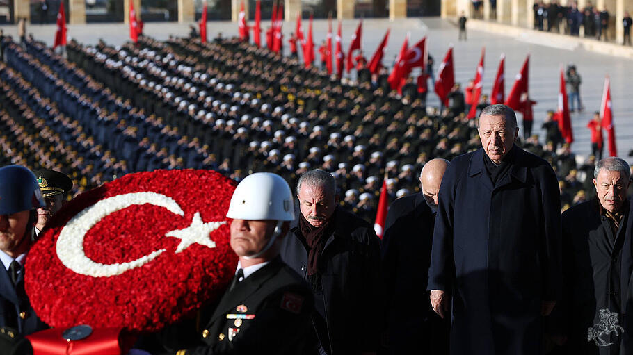 Staatspräsident Recep Tayyip Erdoğan am Grabmal von Staatsgründer Mustafa Kemal Atatürk