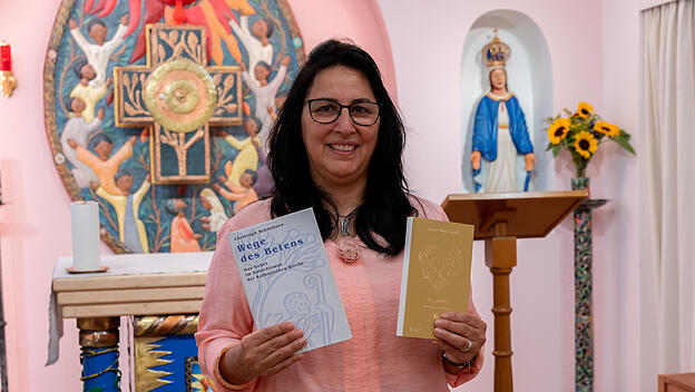 Anna Maria Jalalifar übersetzt katechetische Bücher in Farsi.