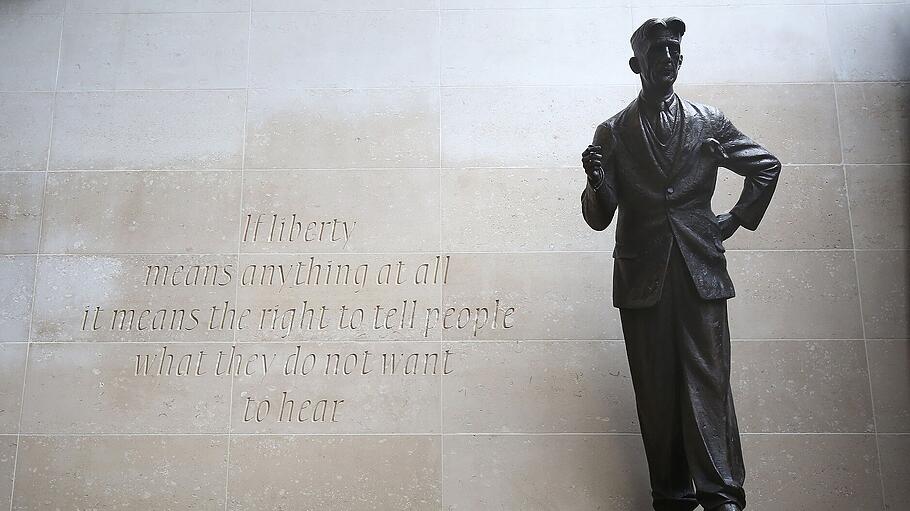 Statue von George Orwell in London