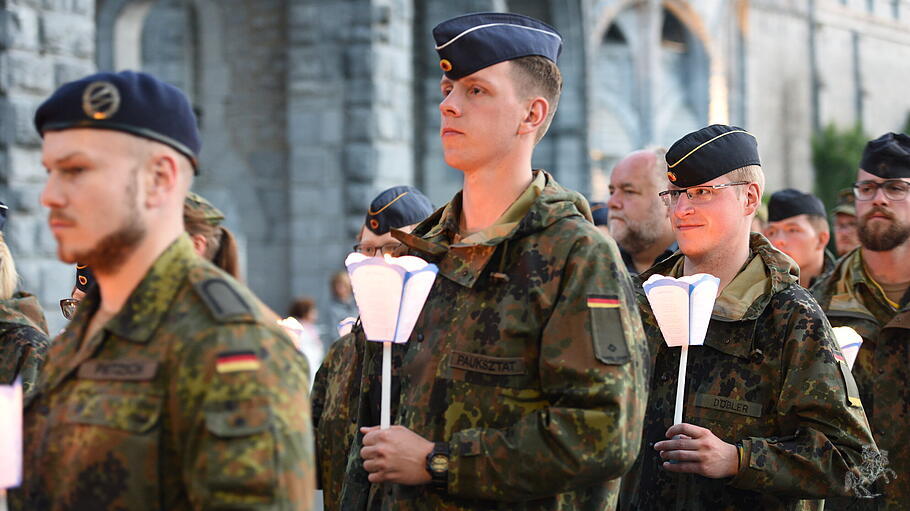 Lichterprozession in Lourdes 2017