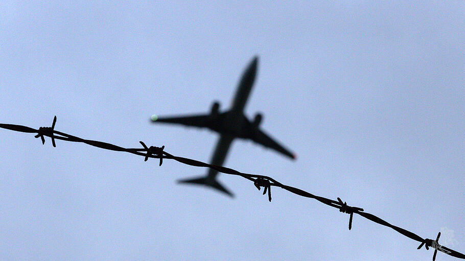 Flugzeug am Flughafen Köln Bonn