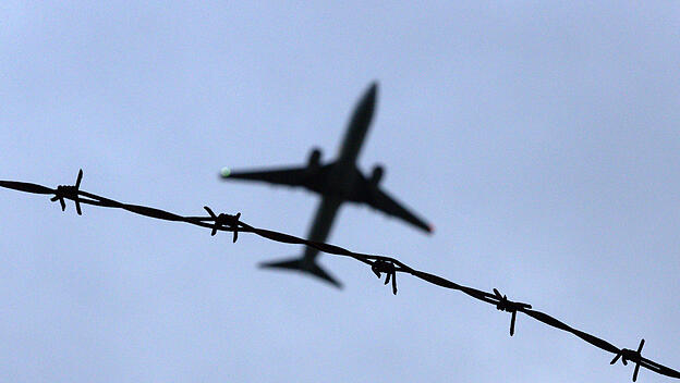 Flugzeug am Flughafen Köln Bonn