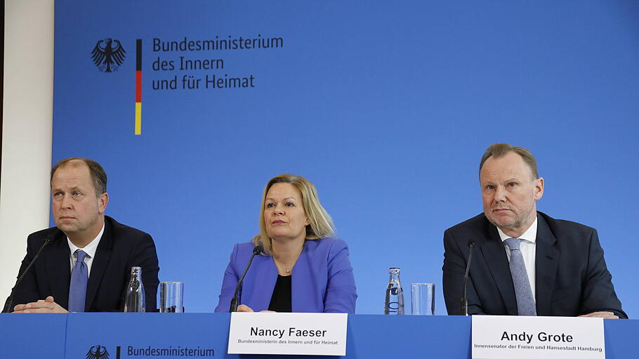 Nancy Faeser, Bundesinnenministerin, Pressekonferenz nach dem zweiten Flüchtlingsgipfel mit Kommunen und Ländern