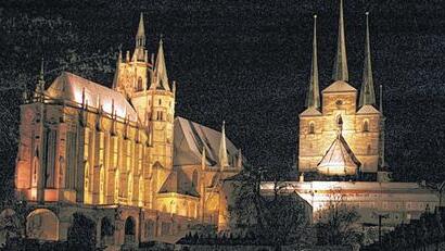 Der Dom Sankt Marien und die frühgotische Sankt-Severi-Kirche auf dem Domhügel in Erfurt.