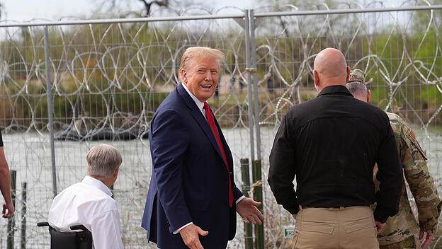 US-Wahlkampf - Trump besucht Grenze zu Mexiko