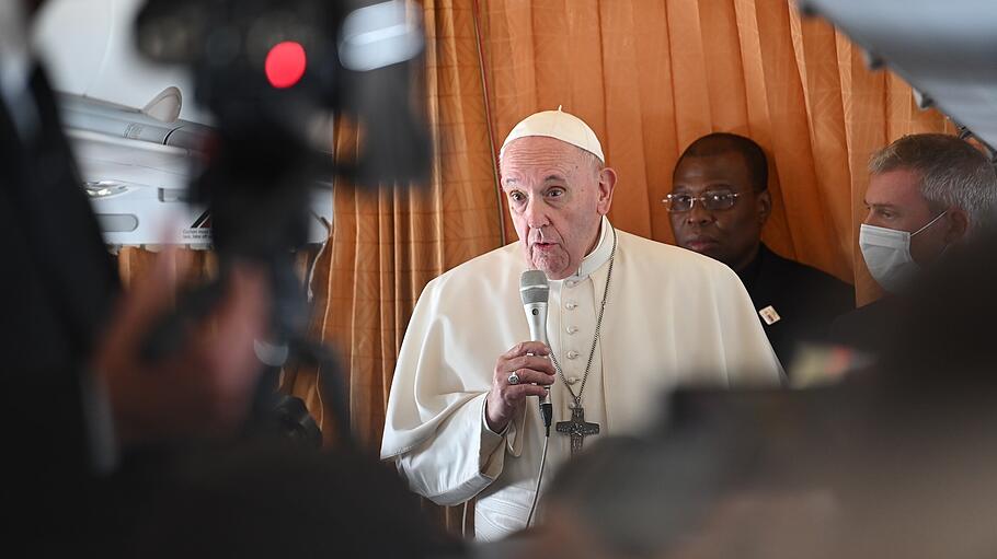 Papst auf dem Rückweg nach Rom