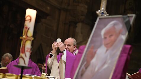 Requiem für Benedikt XVI. im Wiener Stephansdom