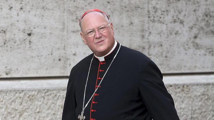 Kardinal Timothy Dolan in der Kritik wegen Werbung für neues Weigel-Buch