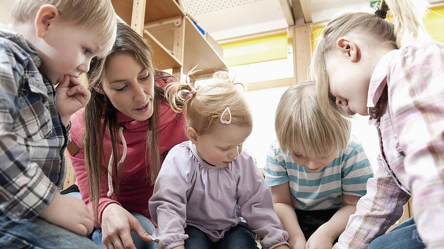 Frau mit Kindern