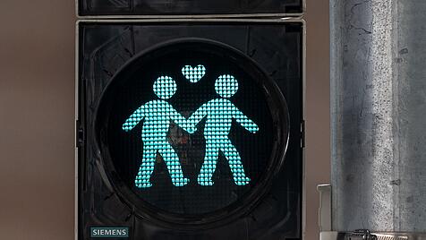 Debatte um Vatikan-Klarstellung zur Segnung homosexueller Paare